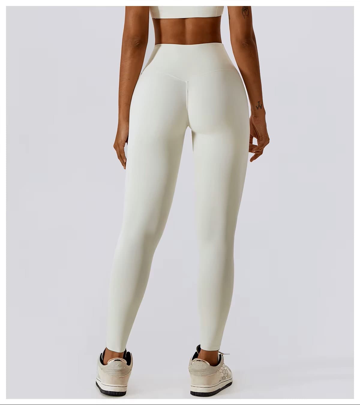 Leginsy damskie podkreślające pośladki